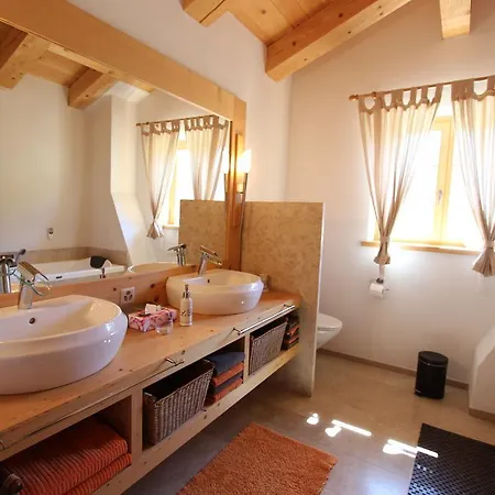 Du Mont Apartment *