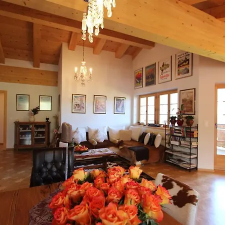 Du Mont Apartment *