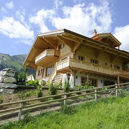 Du Mont Apartment *
